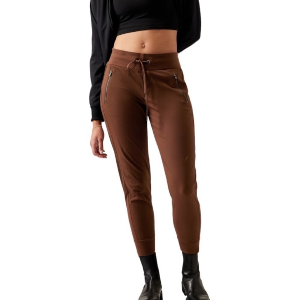 NWT Athleta Trekkie North Jogger